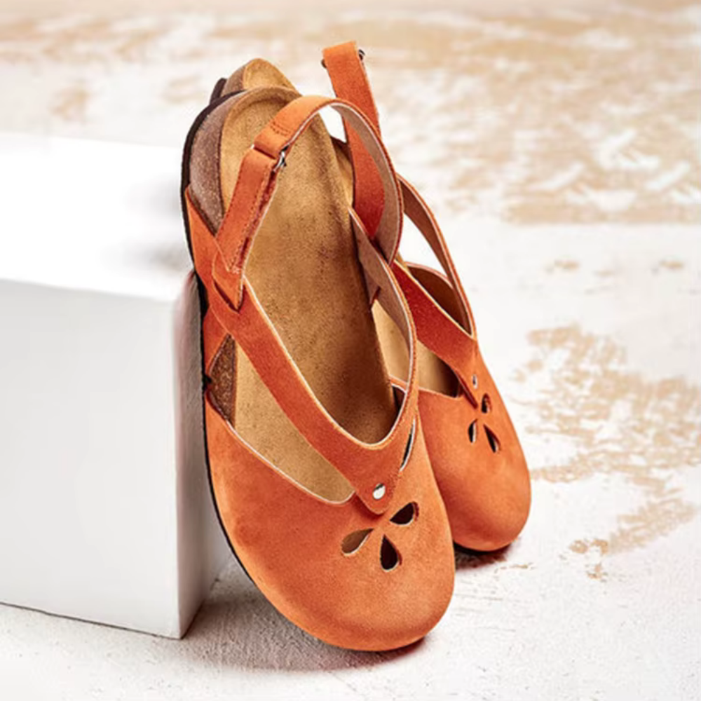 Women's flat sandals – Open toe – Cut-out detail – Soft sole – Adjustable support