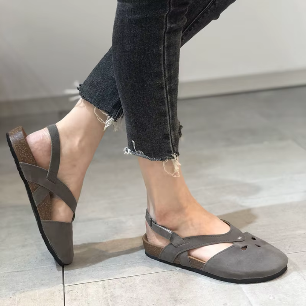Women's flat sandals – Open toe – Cut-out detail – Soft sole – Adjustable support