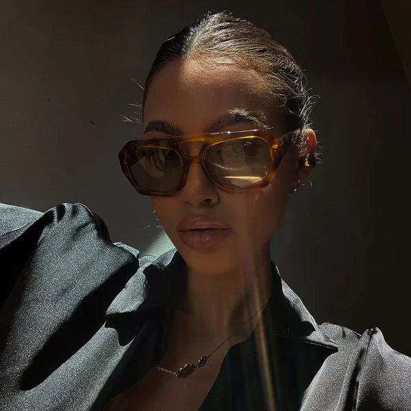 Women's sunglasses – Geometric frame – Tinted lenses – Vintage style