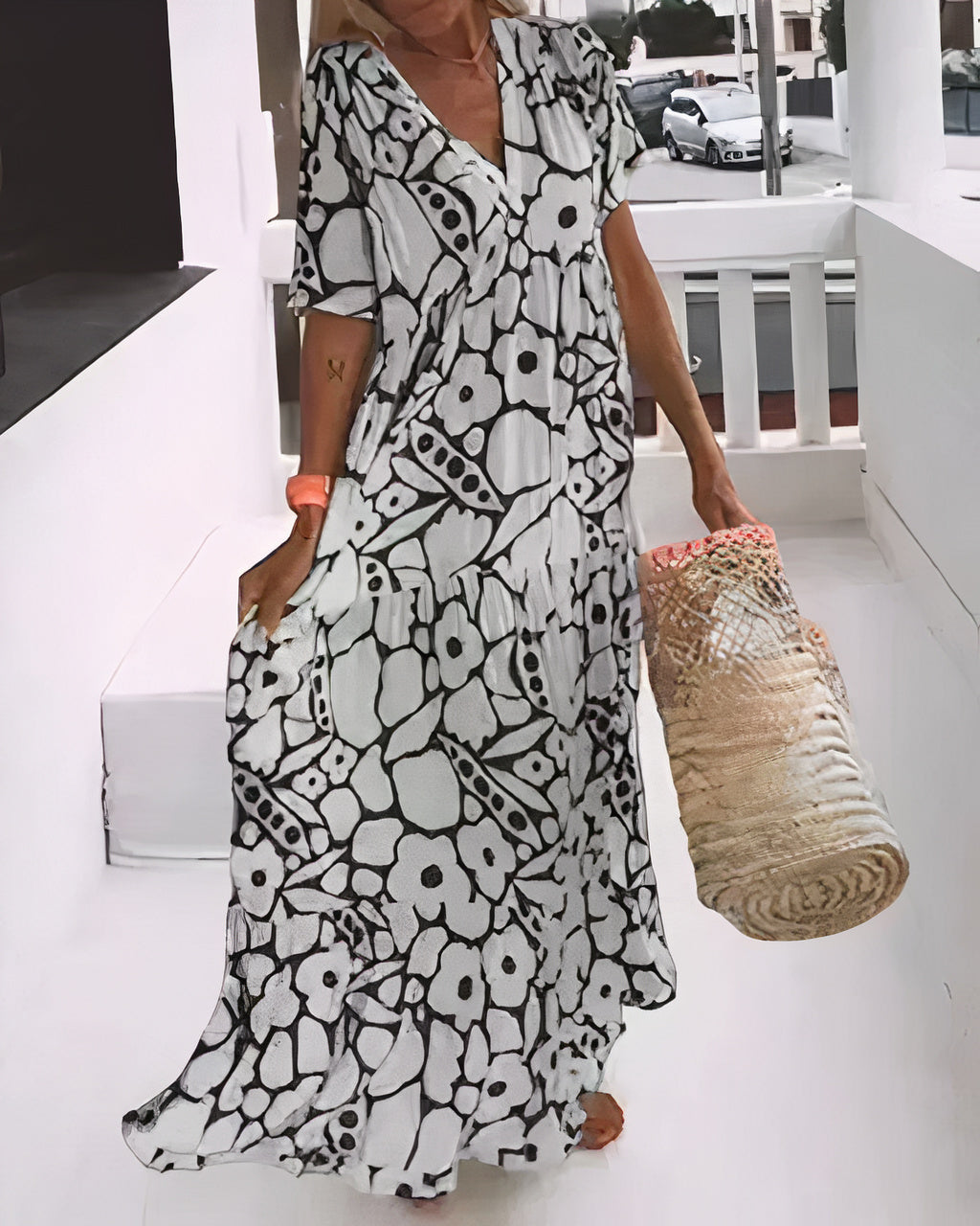 Women's long dress – Flowing cut – Short sleeves – Deep V-neck – Breathable fabric