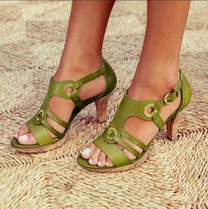 Women's sandals – Stable block heel – Adjustable strap – Elegant metallic details
