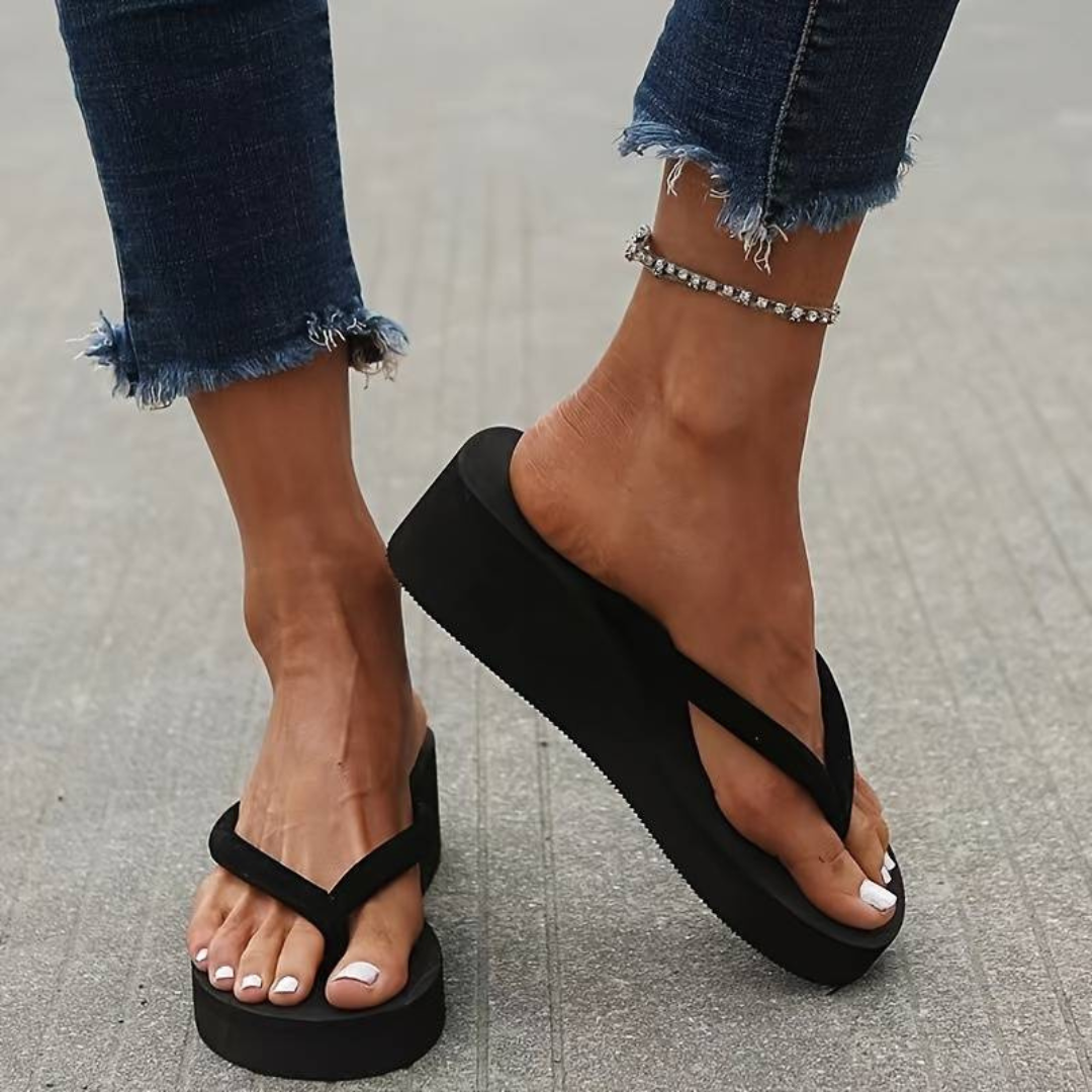 Wedge flip-flops for women – Thick sole – Minimalist strap – Casual comfort