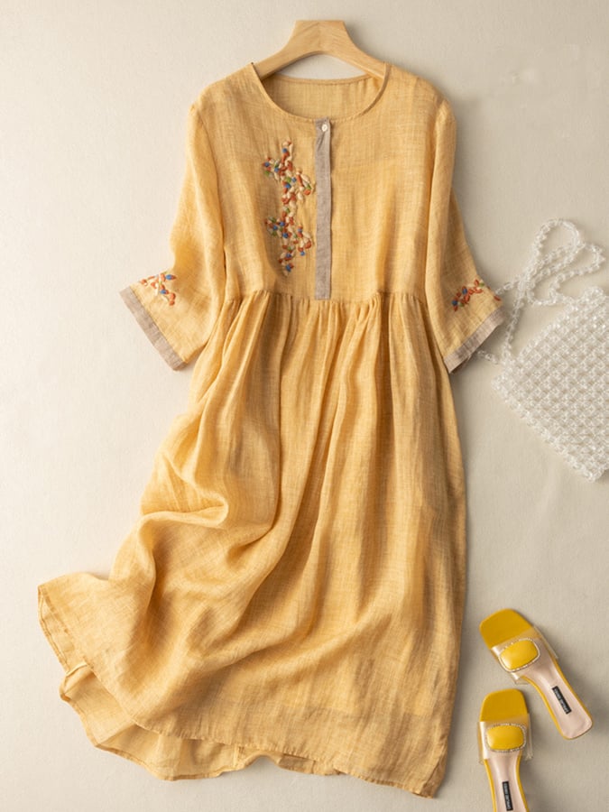 Women's dress – Loose fit – Natural fibers – Midi length – 3/4 Sleeves – Buttoned collar – Artisanal embroidery