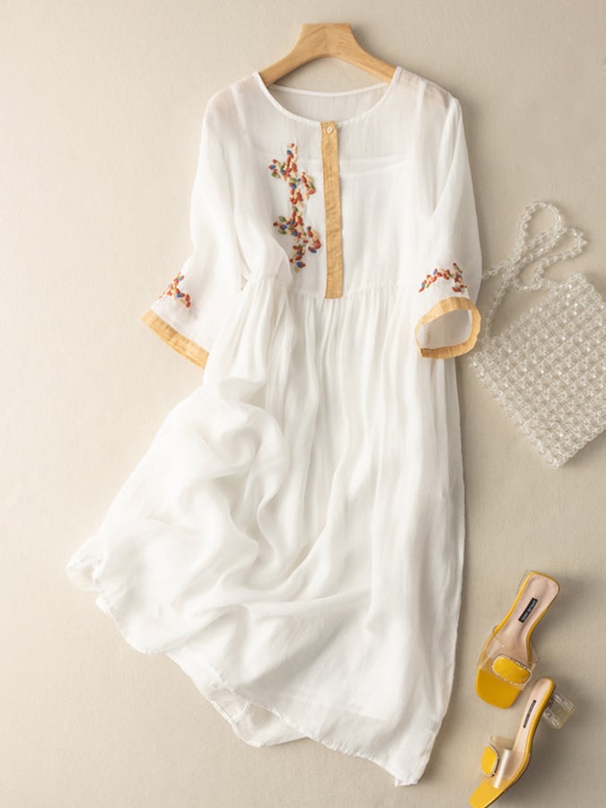Women's dress – Loose fit – Natural fibers – Midi length – 3/4 Sleeves – Buttoned collar – Artisanal embroidery