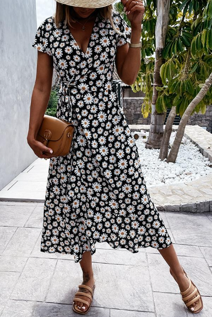 Women's midi dress – Flared cut – Short sleeves – Breathable fabric – Floral style