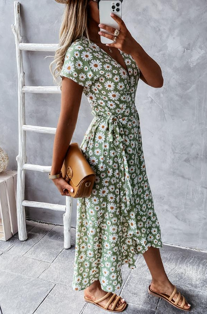 Women's midi dress – Flared cut – Short sleeves – Breathable fabric – Floral style
