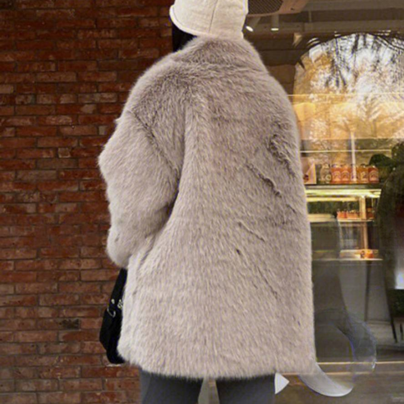 Women's Coat - Faux Fur - Loose Fit - Mid-Thigh Length - Notched Collar