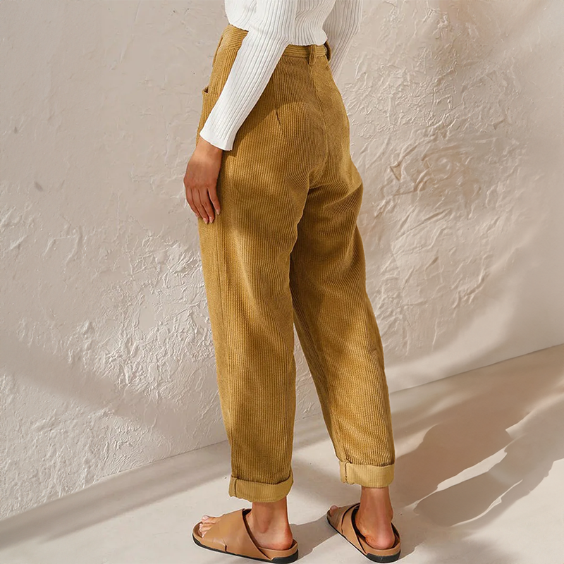 Women's trousers – Relaxed fit – High waist – Tapered leg – Pleated finish