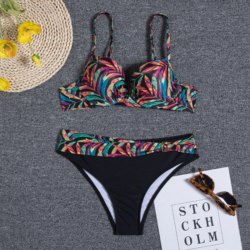 Women's bikini – Set with structured cups – Adjustable straps – Floral print