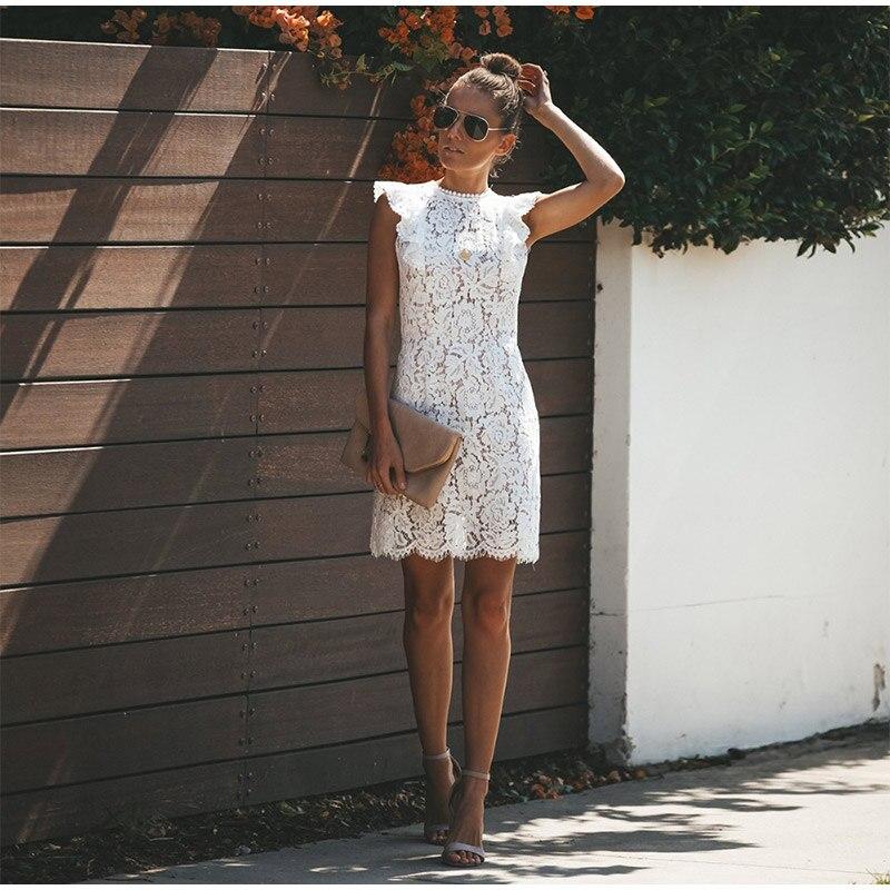 Robe femme en dentelle – Coupe slim – Mini – Col montant – Manches courtes