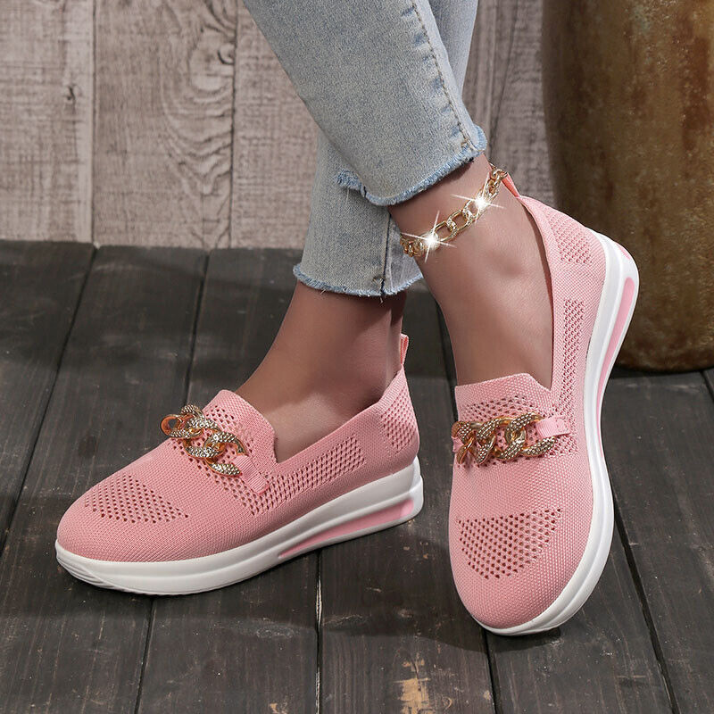 Mocassins femme – Maille douce – Enfilage facile – Chaîne décorative élégante