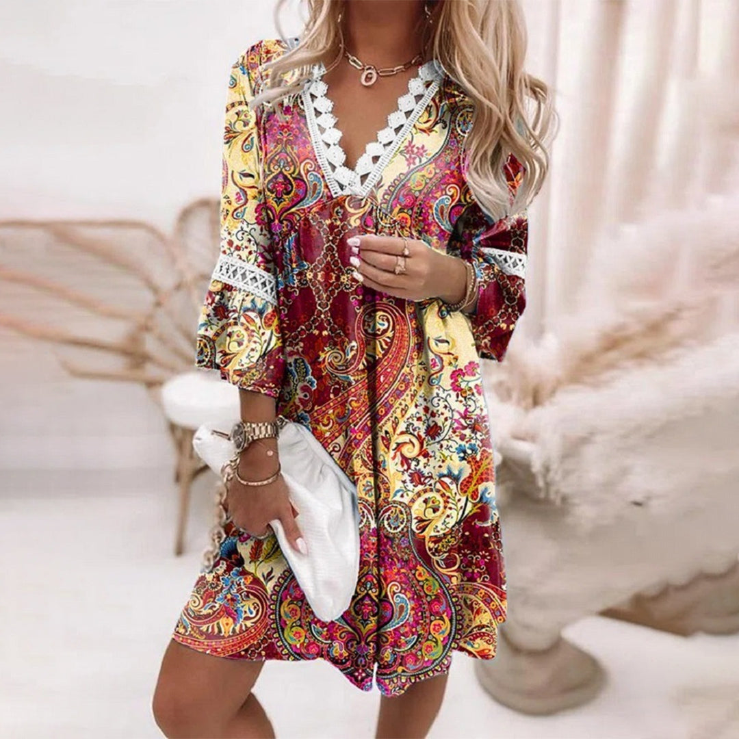 Women's dress – Flowing cut – Elegant lace – Breathable natural fibers