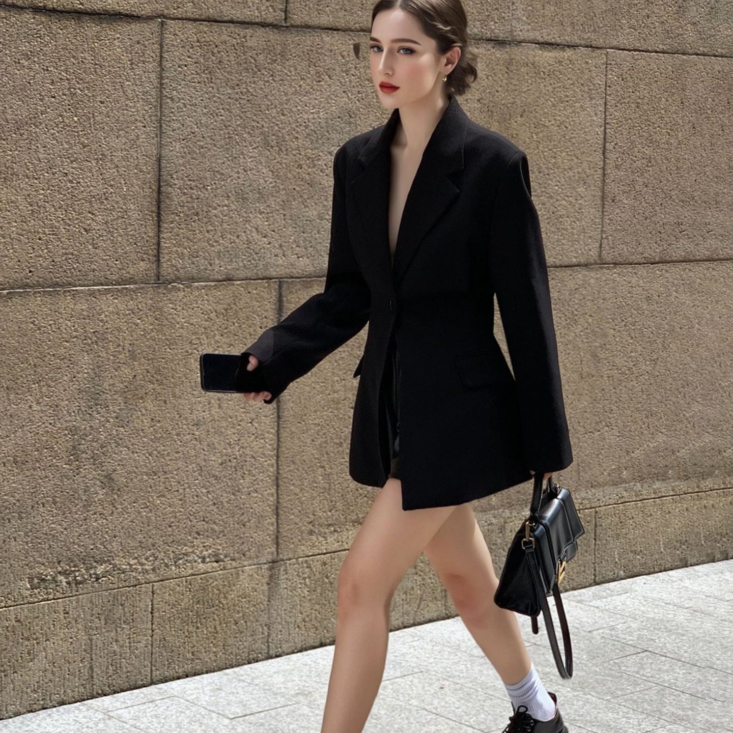 Veste femme – Coupe cintrée – Ceinture à nouer – Manches longues – Décolleté en V