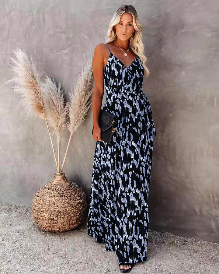 Women's mid-length dress – Fitted cut – Thin straps – V-neck – Fluid print