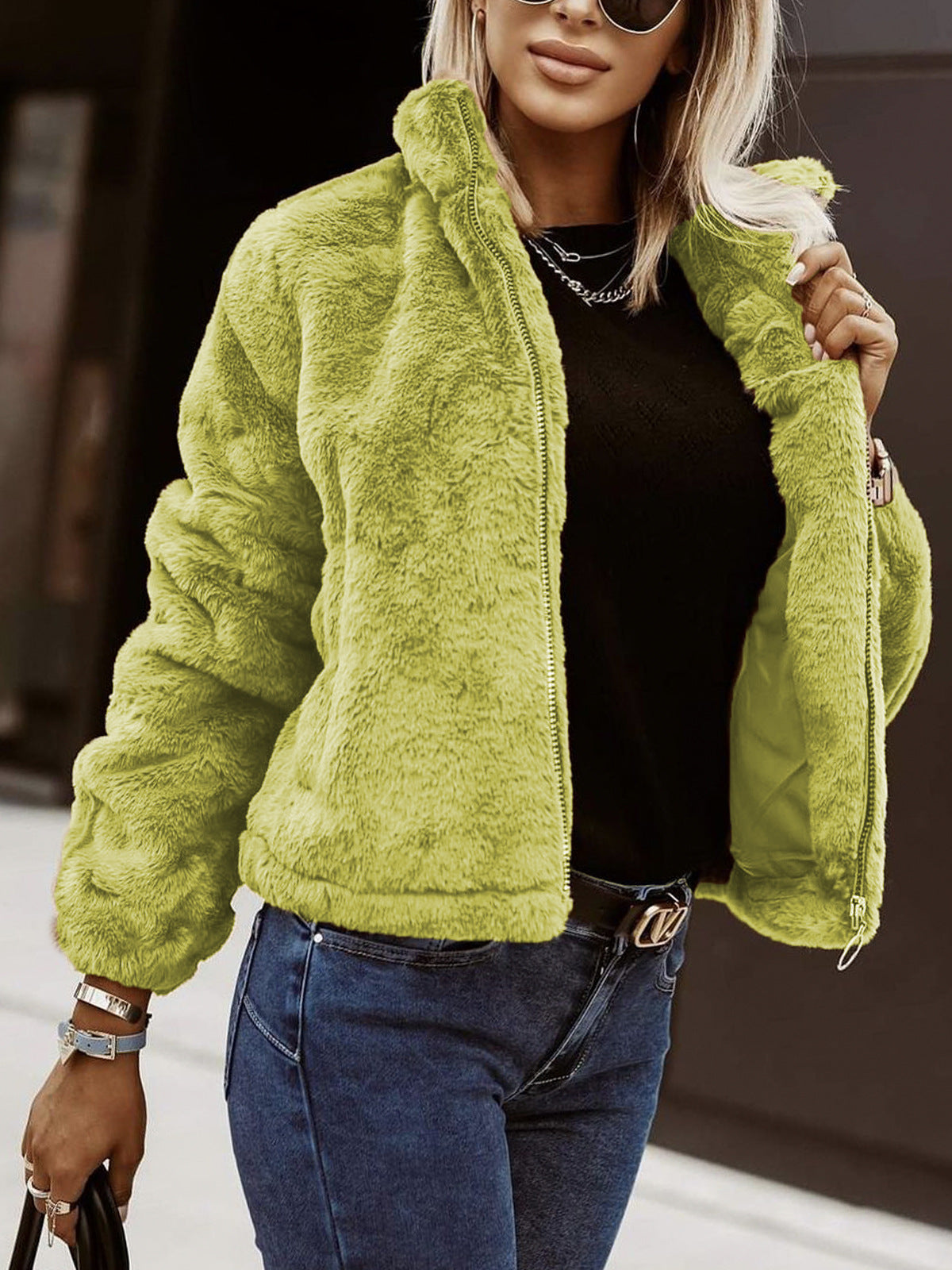 Women's faux fur coat – Oversized cut – Stand-up collar – Zipper closure