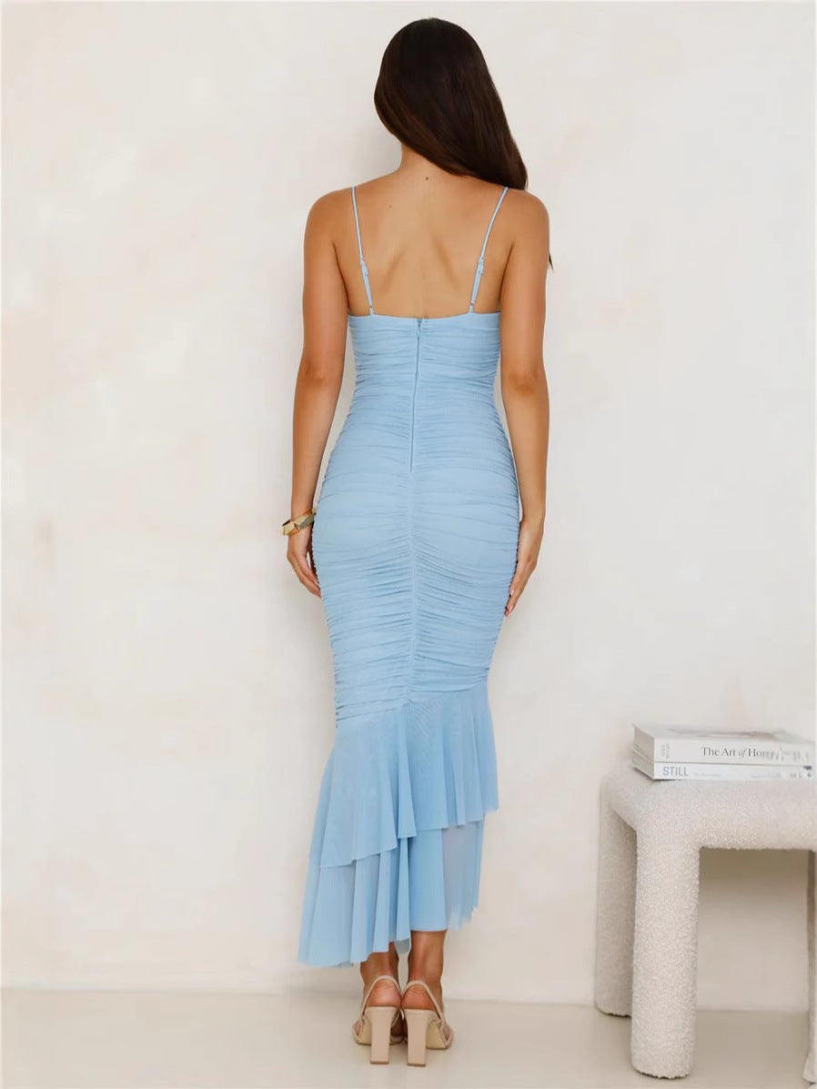 Robe femme à bretelles fines – Coupe ajustée – Froncé – Appliqué floral – Ourlet volanté