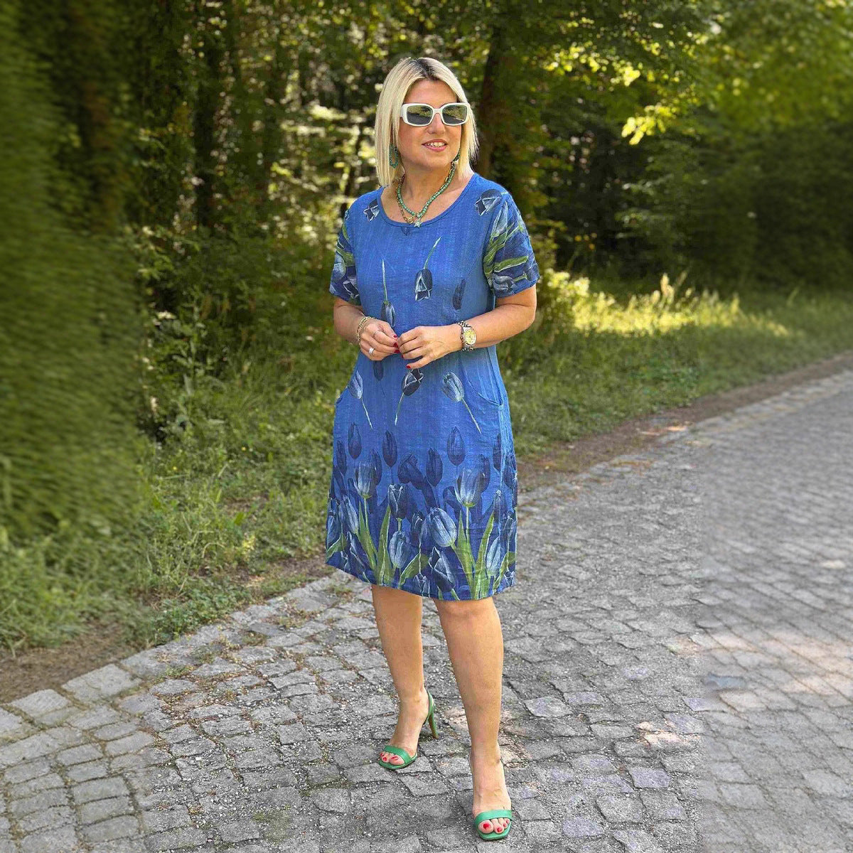 Robe femme évasée – Motif fleuri – Manches courtes – Poches