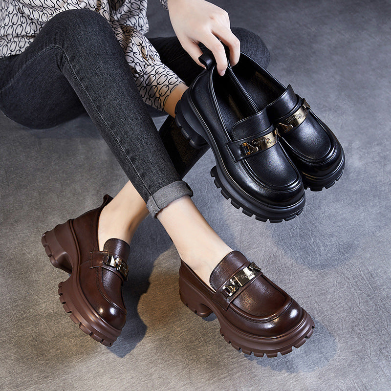 Mocassins femme – Cuir lisse – Semelle plateforme épaisse – Détail métallique élégant