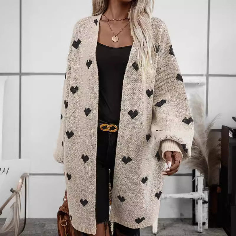 Gilet long femme – Maille douce – Coupe oversize – Motif cœurs – Style décontracté