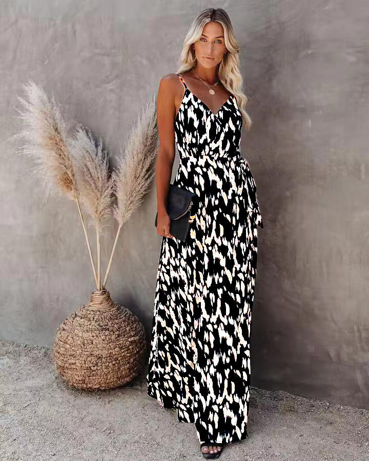 Women's mid-length dress – Fitted cut – Thin straps – V-neck – Fluid print