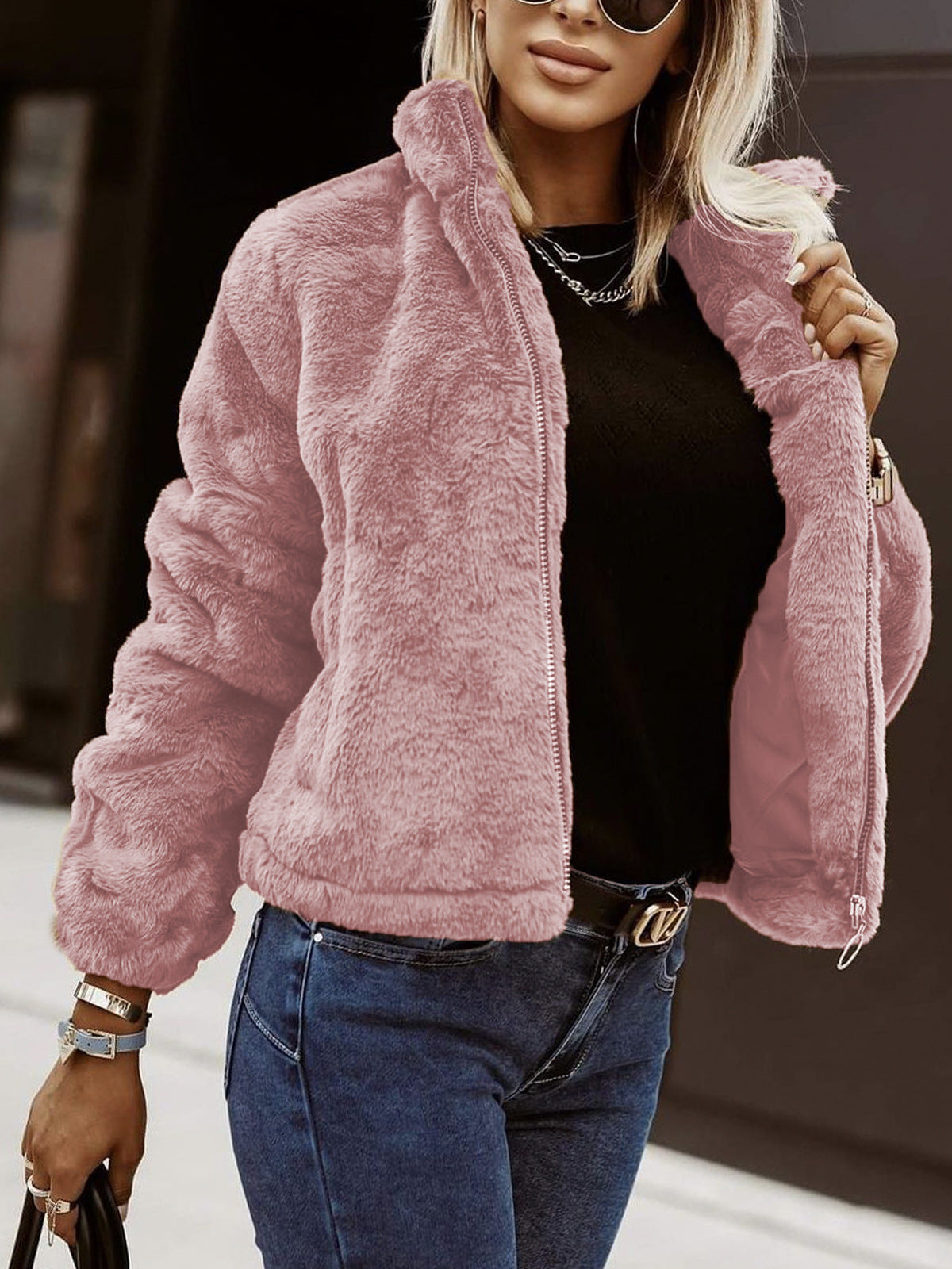 Women's faux fur coat – Oversized cut – Stand-up collar – Zipper closure