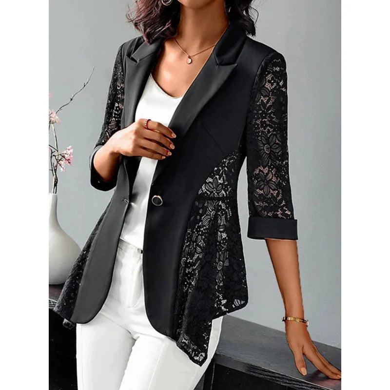 Veste femme – Coupe cintrée – Détail dentelle – Manches trois-quarts – Bouton unique