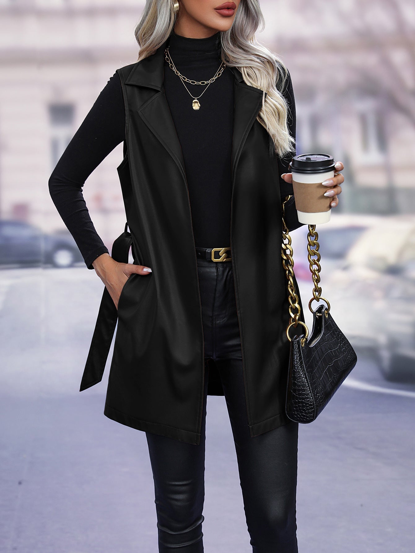Veste sans manches femme – Similicuir – Coupe cintrée – Col à revers – Ceinture ajustable