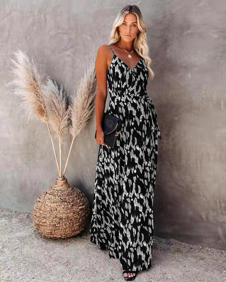 Women's mid-length dress – Fitted cut – Thin straps – V-neck – Fluid print