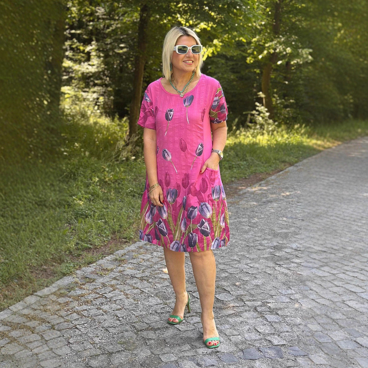 Robe femme évasée – Motif fleuri – Manches courtes – Poches
