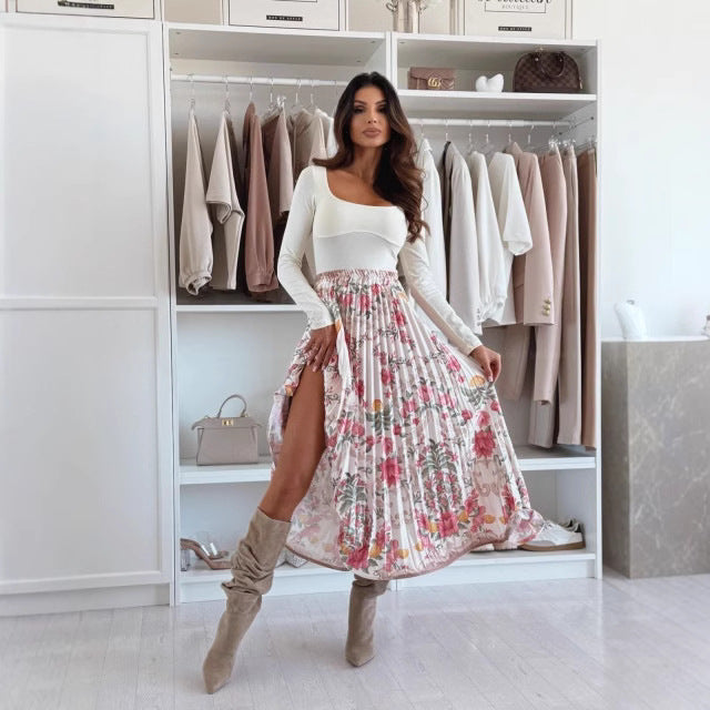 Women's midi skirt – High waist – Flared pleated – Slit