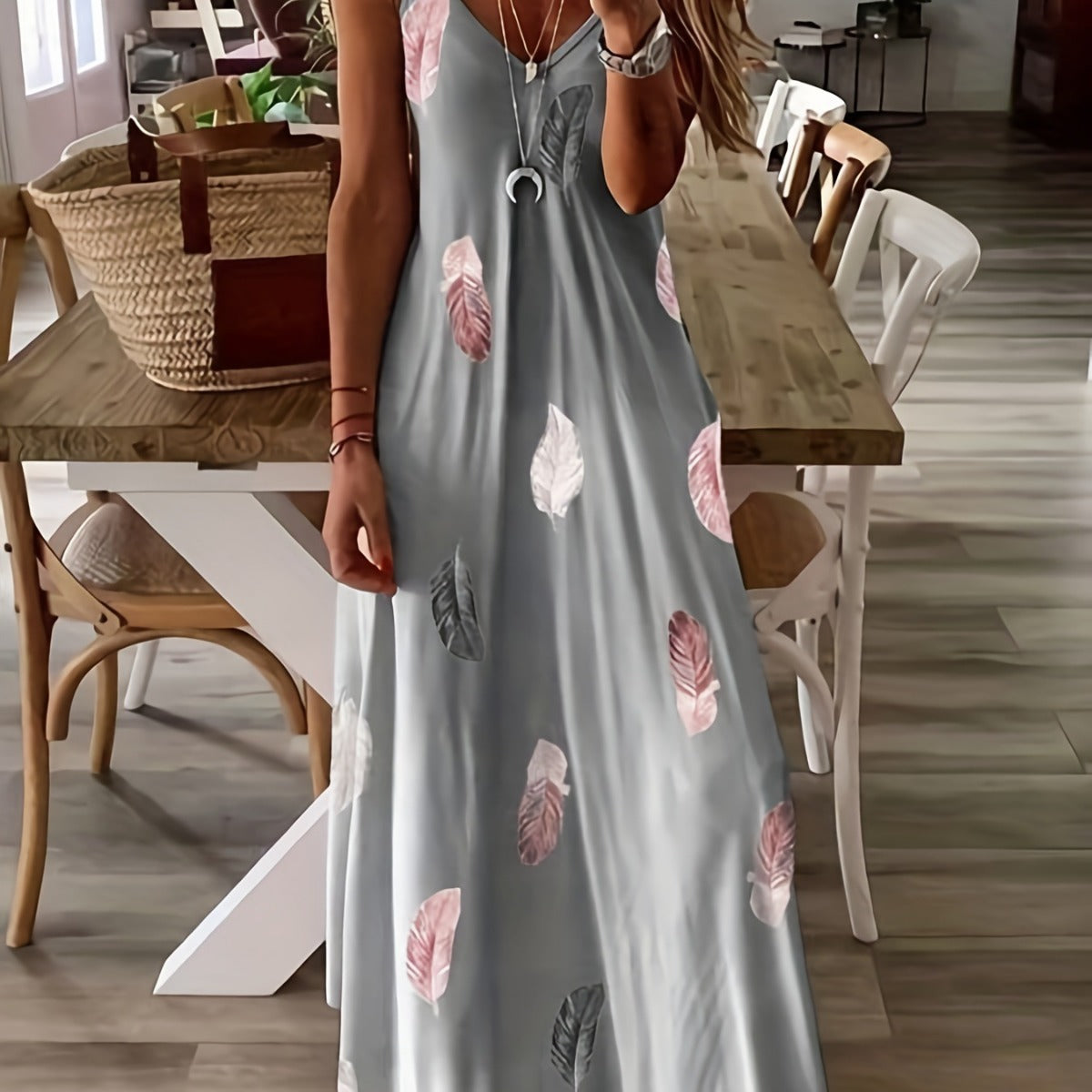 Women's long dress – Fluid cut – Sleeveless – V-neck – Breathable fabric with foliage print