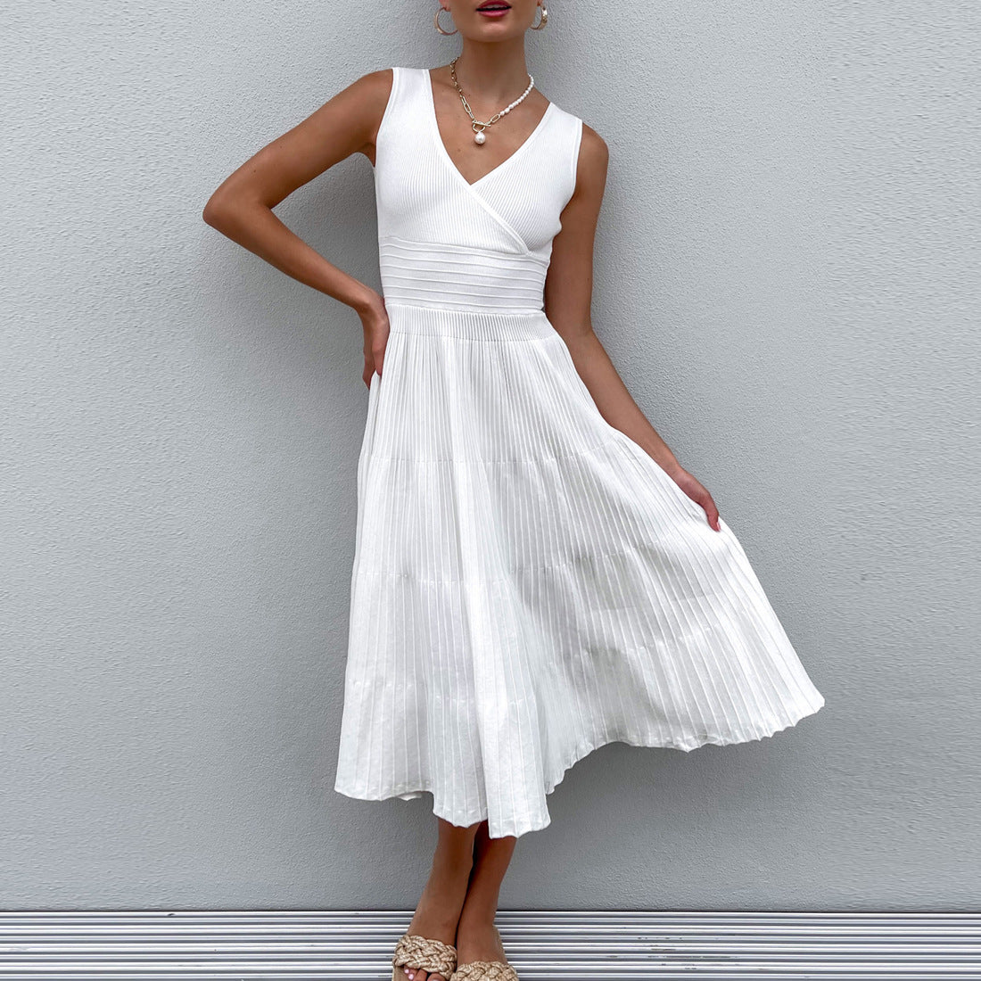 Robe midi femme – Encolure en V – Sans manches – Taille haute – Coupe évasée plissée