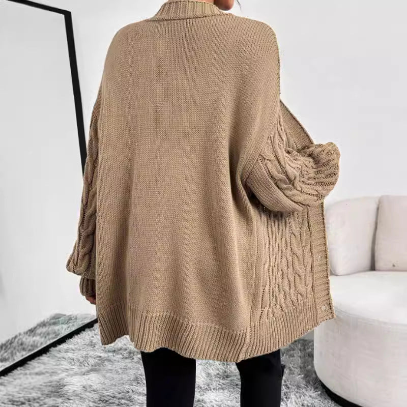 Gilet Femme – Coupe Oversize – Maille Torsadée – Décolleté V – Boutonnage Frontal