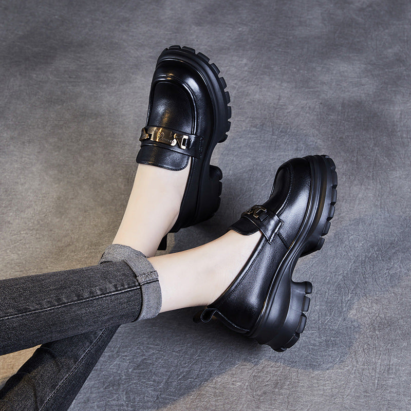 Mocassins femme – Cuir lisse – Semelle plateforme épaisse – Détail métallique élégant