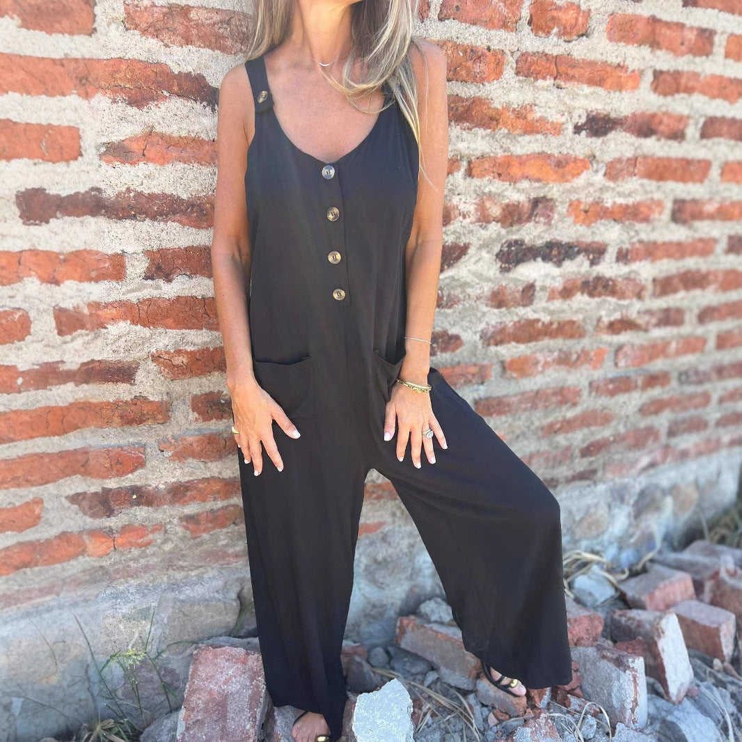 Women's jumpsuit – Loose fit – Wide legs – Wide straps – Decorative buttons