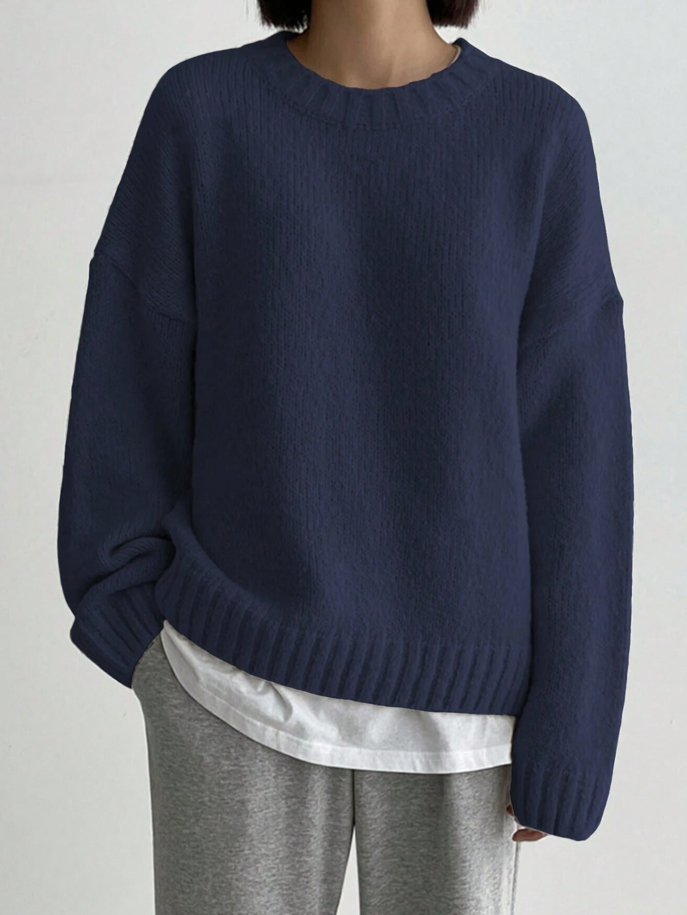 Pull femme – Coupe oversize – Maille douce – Épaules tombantes – Col rond