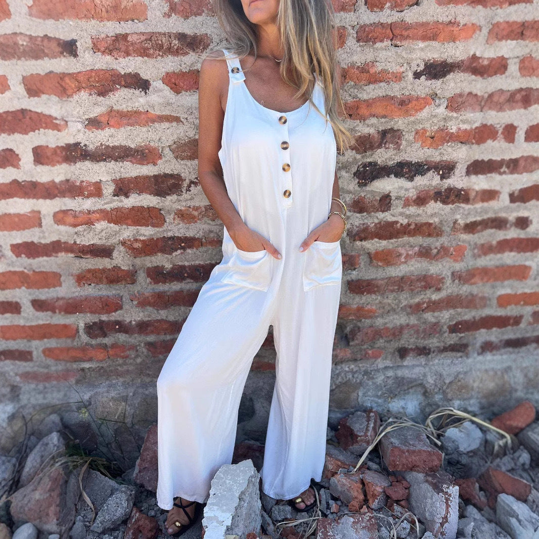 Women's jumpsuit – Loose fit – Wide legs – Wide straps – Decorative buttons