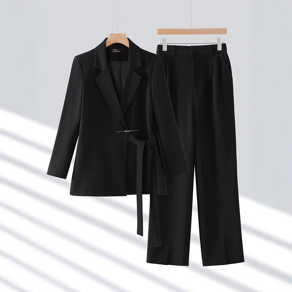 Ensemble Blazer Femme – Coupe Tailleur – Tissu Luxe – Pantalon Large – Ceinture Taille