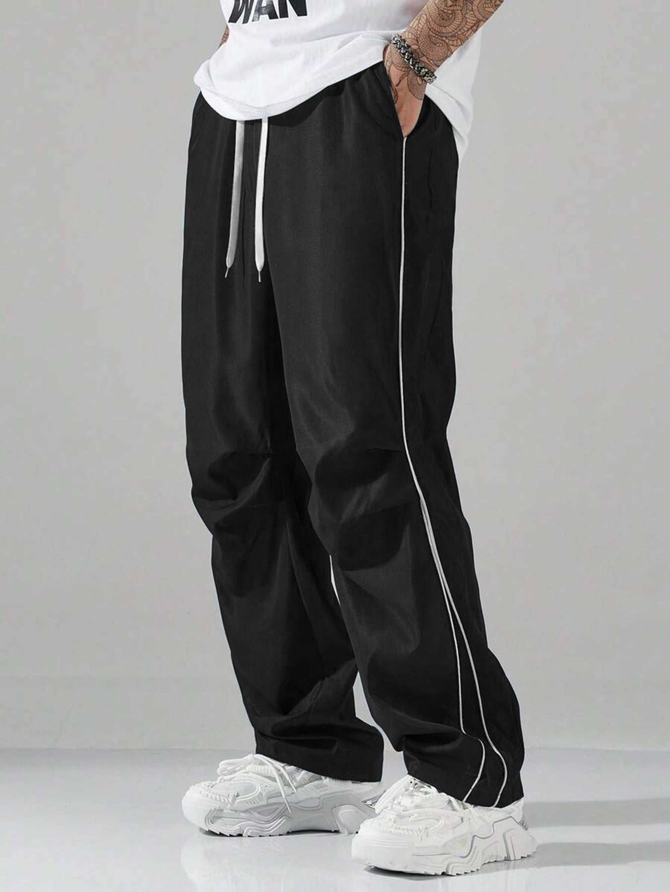 Men's cargo pants – Relaxed fit – Breathable fabric – Drawstring waist – Urban style