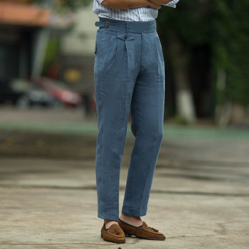 Men's slim trousers – High waist – Natural fibres – Pleats – Cuffed hem