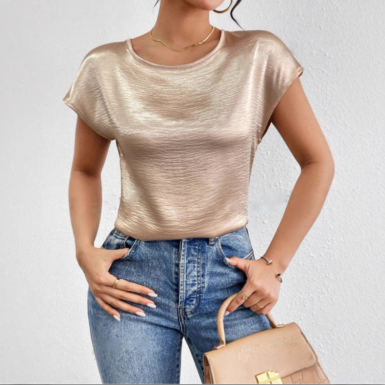 Women's short-sleeve shirt – Relaxed fit – Luxurious fabric – Shiny finish