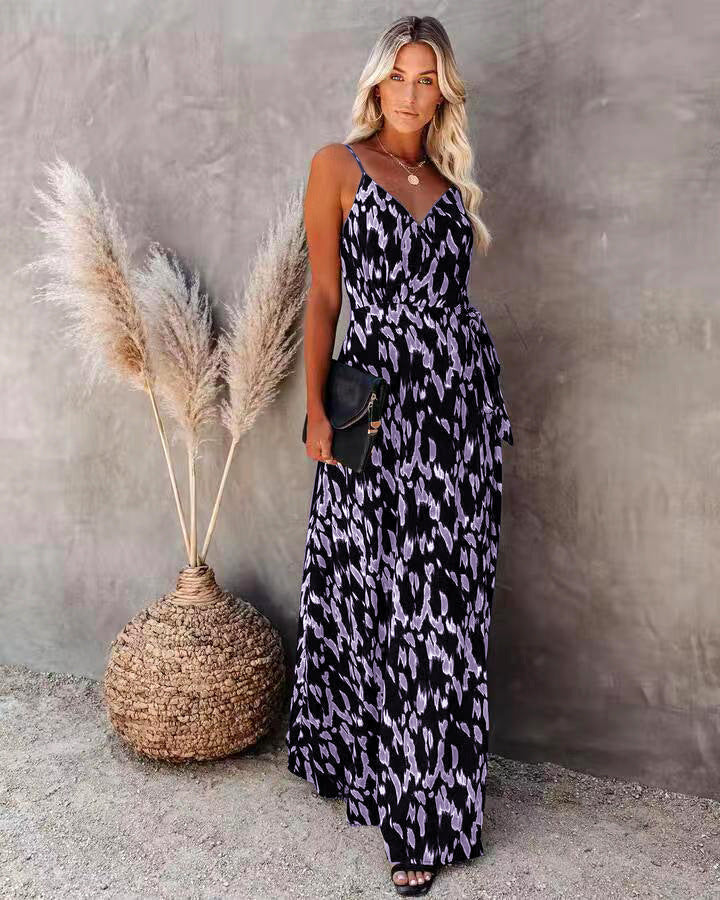 Women's mid-length dress – Fitted cut – Thin straps – V-neck – Fluid print