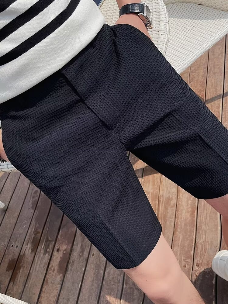 Men's shorts – Slim fit – Textured fabric – Button closure – Knee length