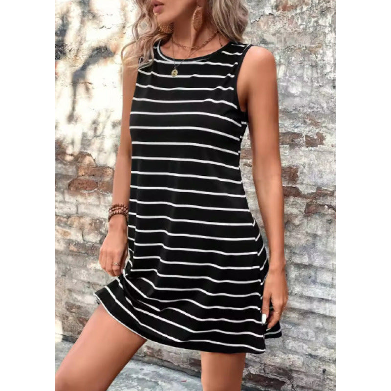 Straight women's dress – Sleeveless – Relaxed fit – Turtle print