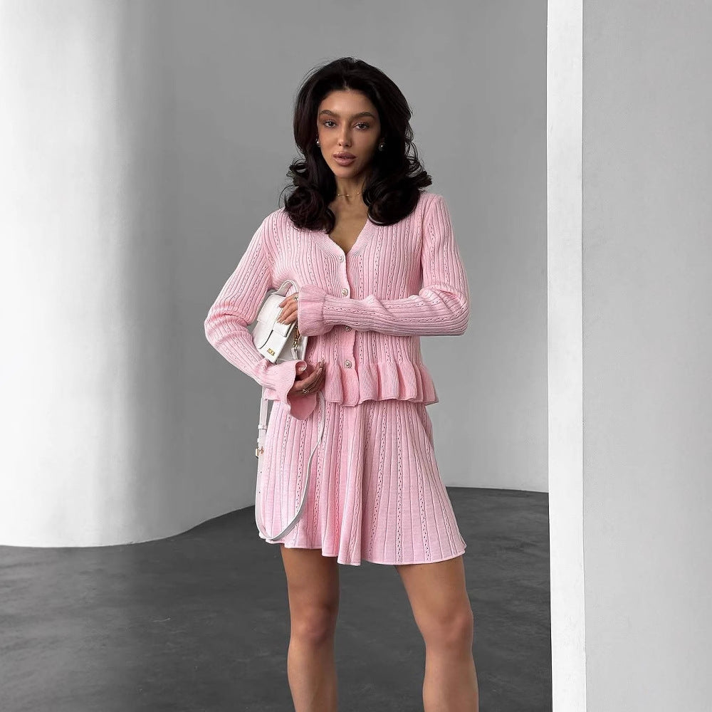 Ensemble Femme – Haut Col V Manches Longues – Jupe Mini Évasée – Maille Côtelée Douce