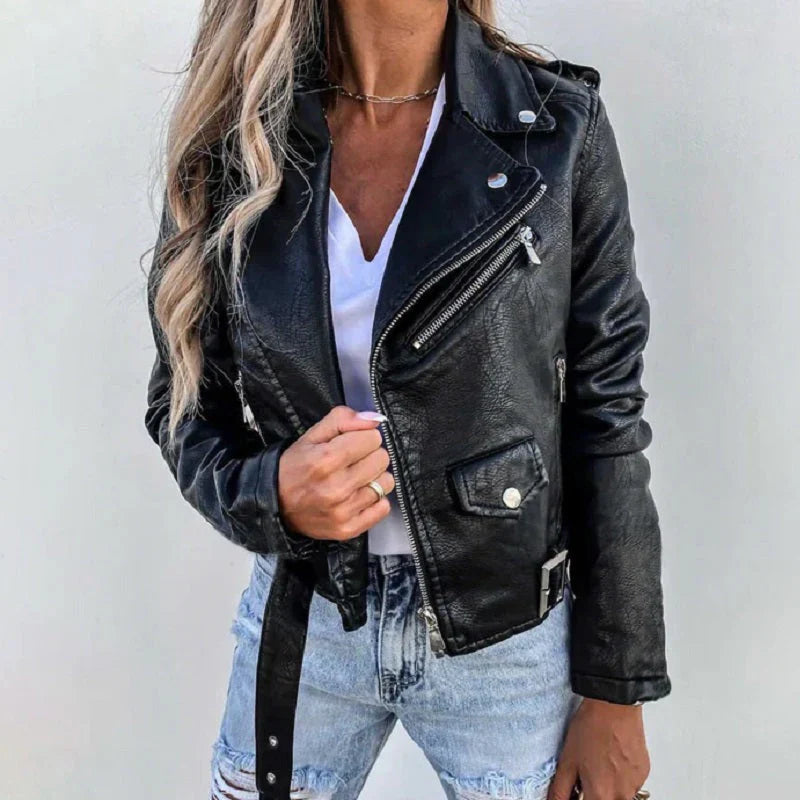 Veste biker femme – Coupe cintrée – Longueur courte – Zip asymétrique – Ceinture ajustable