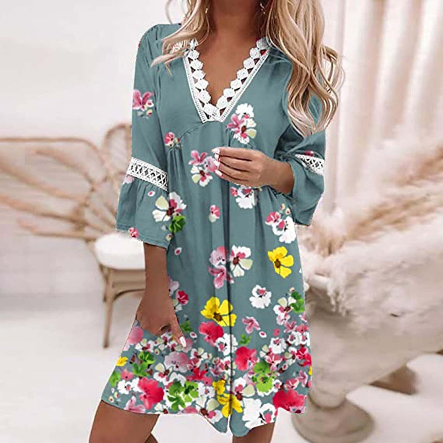 Women's dress – Relaxed fit – V-neck lace – Floral print – Breathable fabric
