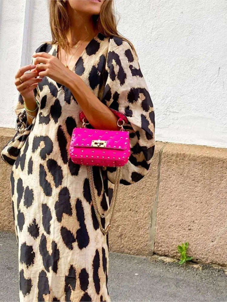 Women's midi dress – Fluid cut – Animal print – Balloon sleeves – Breathable fabric