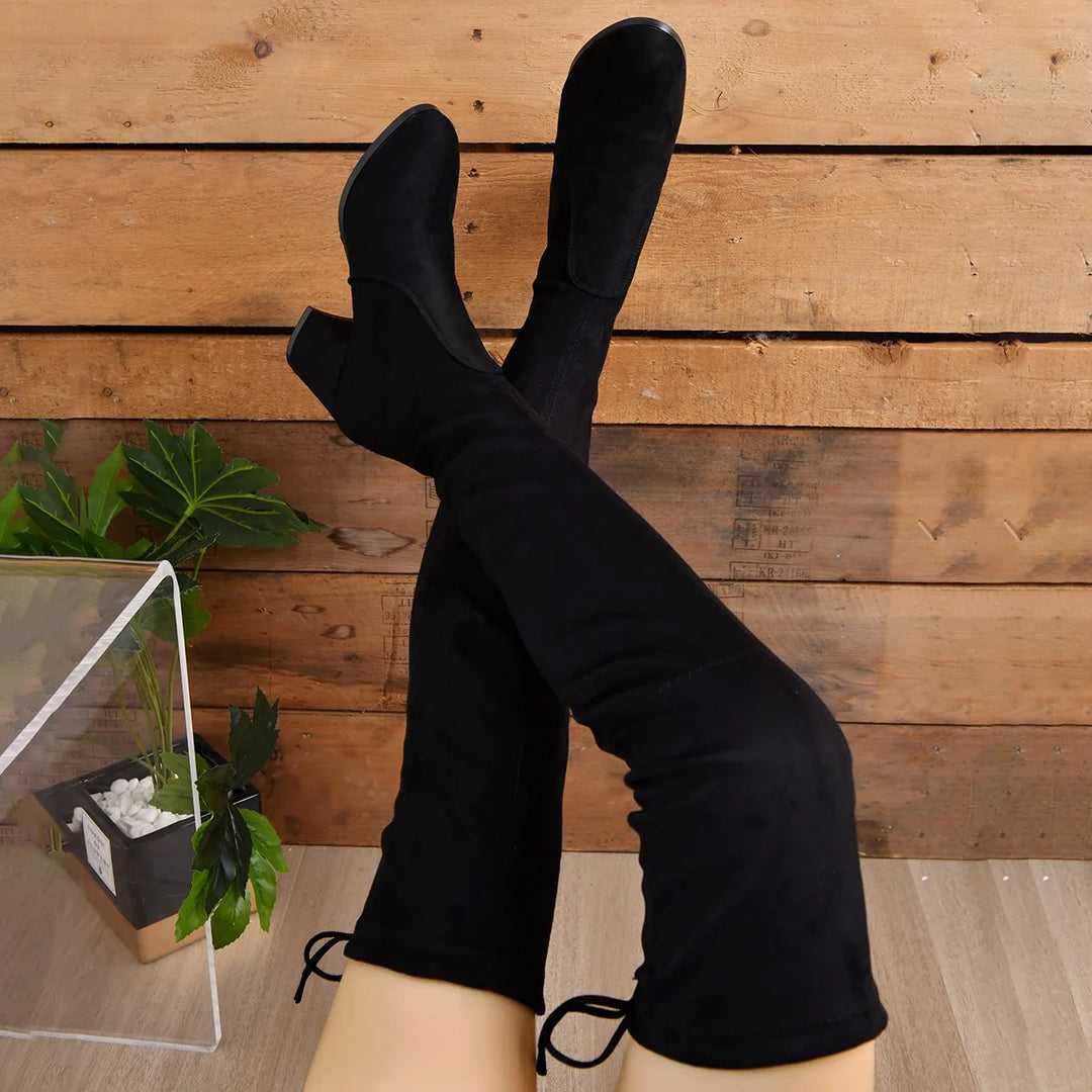 Bottes femme cuissardes – Finition suédée – Talon bloc – Bout pointu – Laçage dos