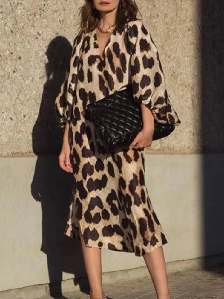 Women's midi dress – Fluid cut – Animal print – Balloon sleeves – Breathable fabric